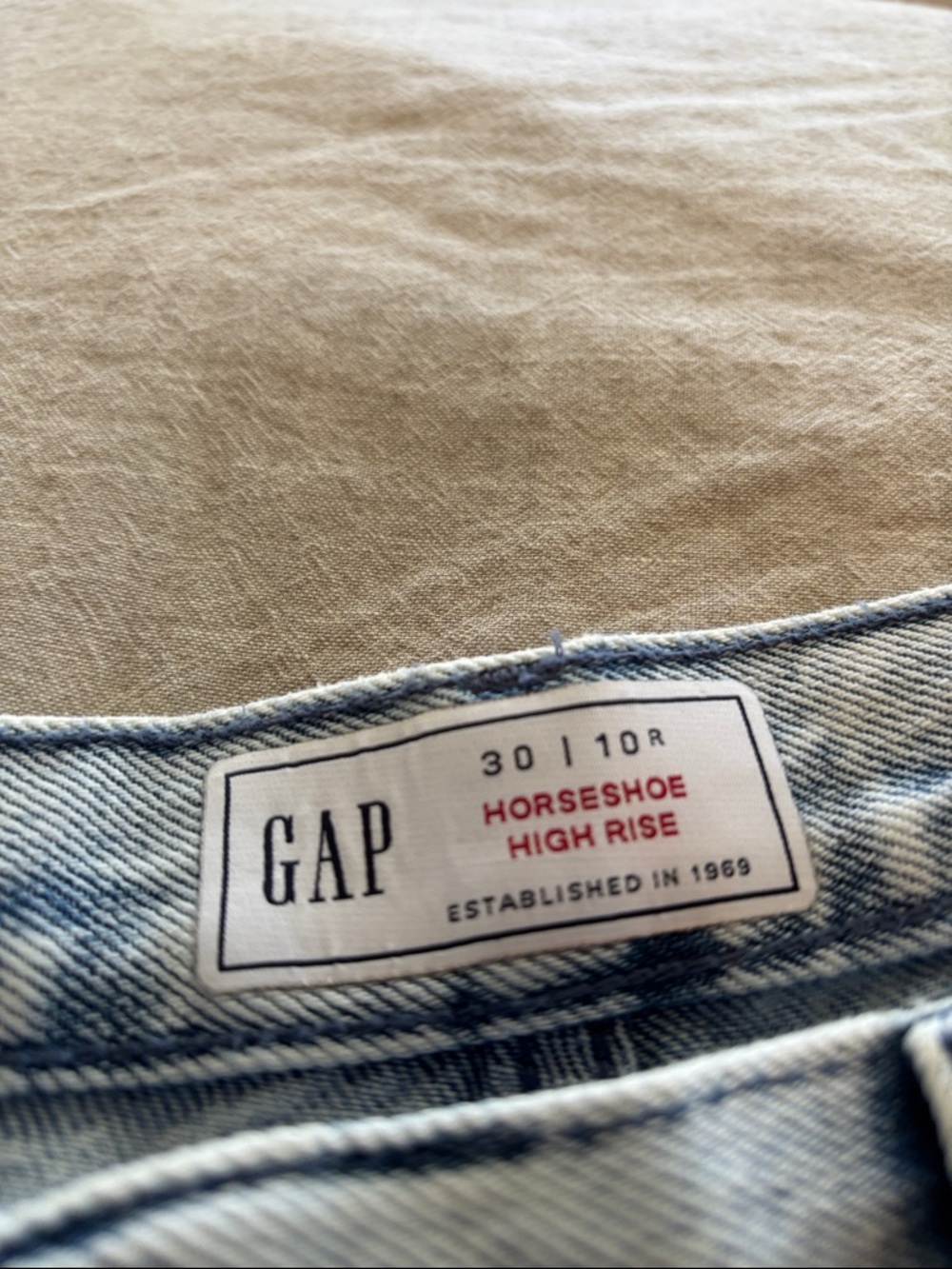 GAP Horseshoe High Rise Jeans - Picture 2 of 6